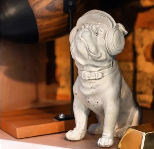 Escultura De Perro Bulldog Con Audífonos